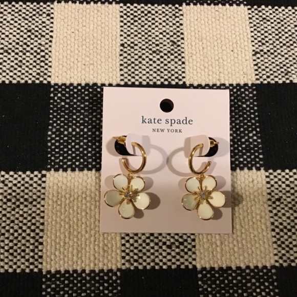 NWT Kate Spade Spring Scene Flower Huggies floral drop earrings - Picture 2 of 6